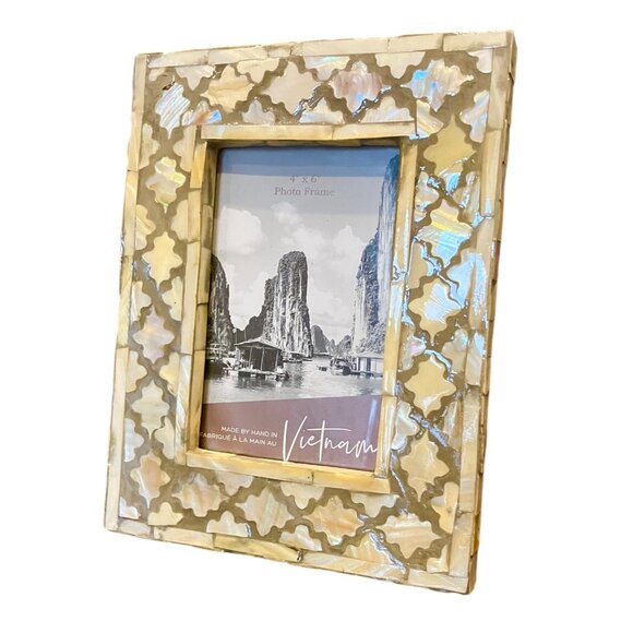 Mother of Pearl Handmade Mosaic Laquer 4x6 Rectangular Frame- Made in Vietnam - Picture 2 of 15
